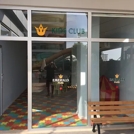 Emerald Park Apartamento